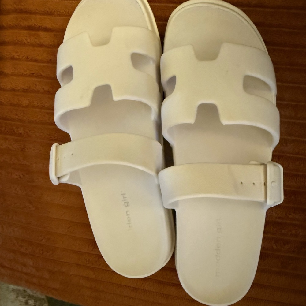 Madden Girl Darla Slide Sandals